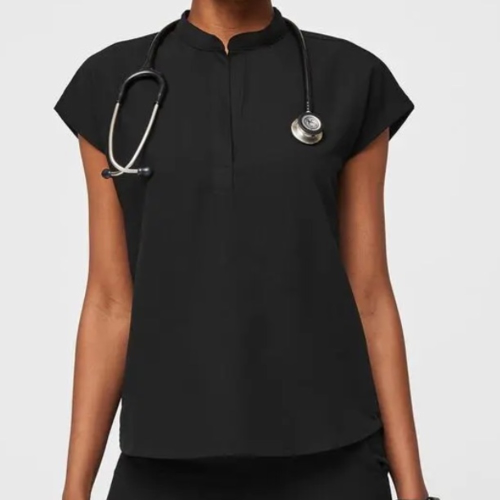 2 Figs scrub tops in BLACK